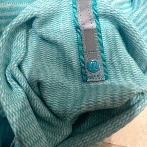 Lululemon Vinyasa Scarf - Mini Check Pique Aquamarine / Heathered Peacock Blue